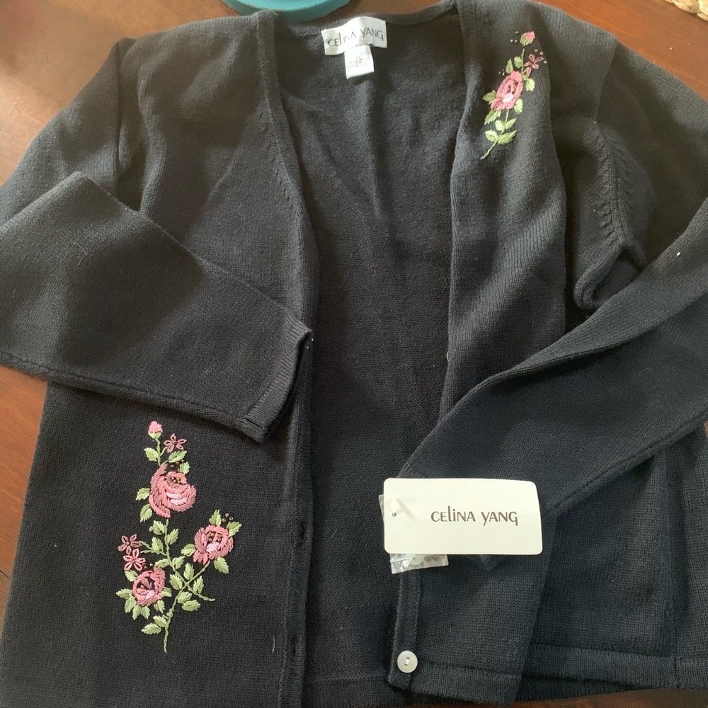 Celina yang sweater